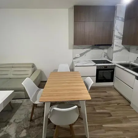 Zirkon Apartament *